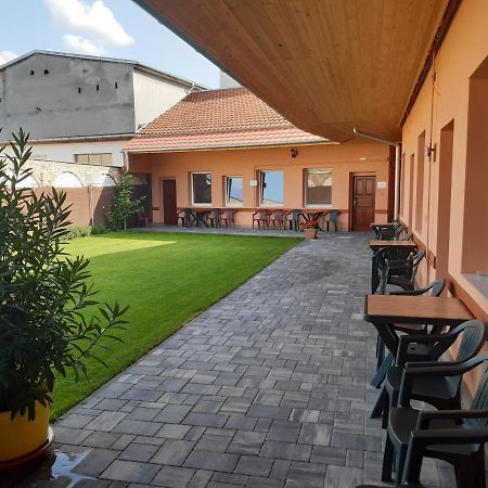 Apartman Fortuna Sturovo Exterior photo