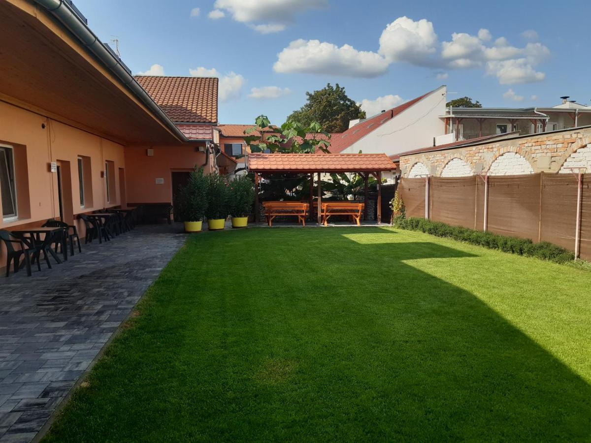 Apartman Fortuna Sturovo Exterior photo